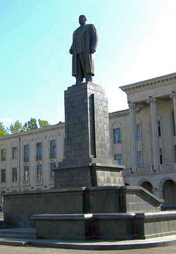 Памятник Сталину в грузинском городе Гори