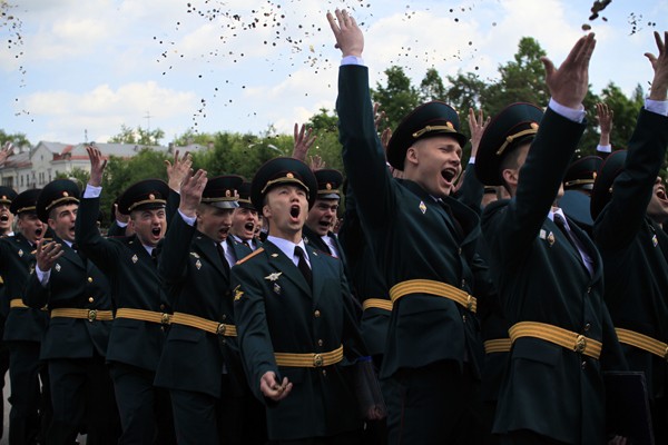 Выпуск лейтенантов Череповец 10 июня 2012 г., фото