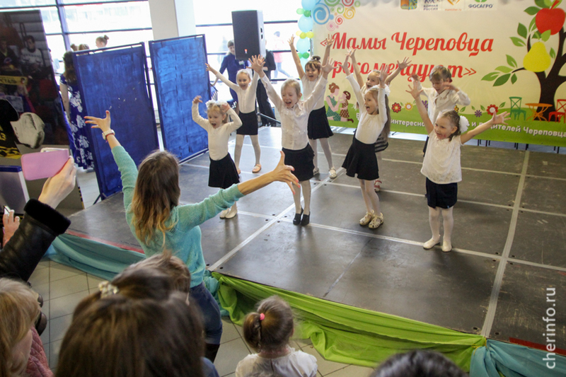 В Череповце прошел очередной фестиваль детского творчества «Мамы Череповца рекомендуют»