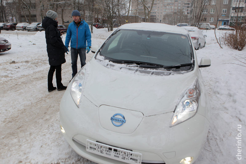В Череповце появился первый электромобиль Nissan Leaf