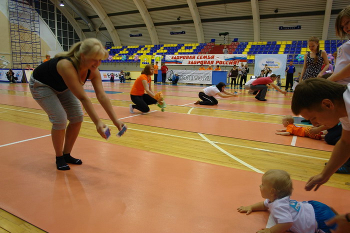 Соревнования детей грудничков в Череповце, 2013 г