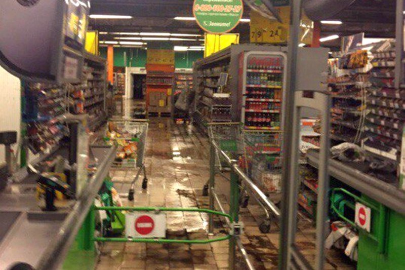 Гипермаркет Макси после пожара, продукты будут утилизовывать