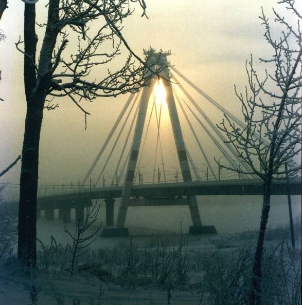 Октябрьский мост зимой
